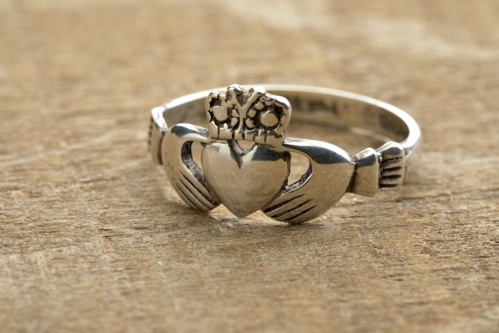 Zilveren Ierse Claddagh ring
